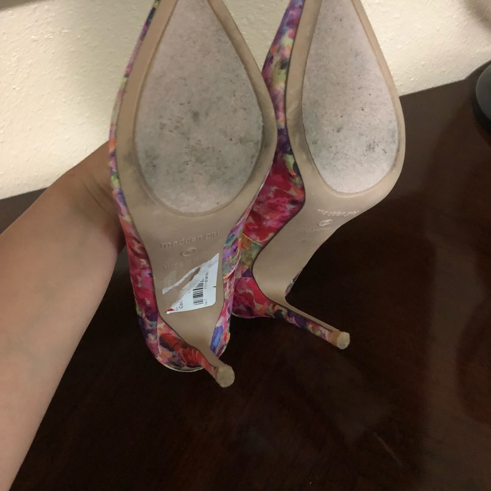 Shoes - Picture 4 of 5